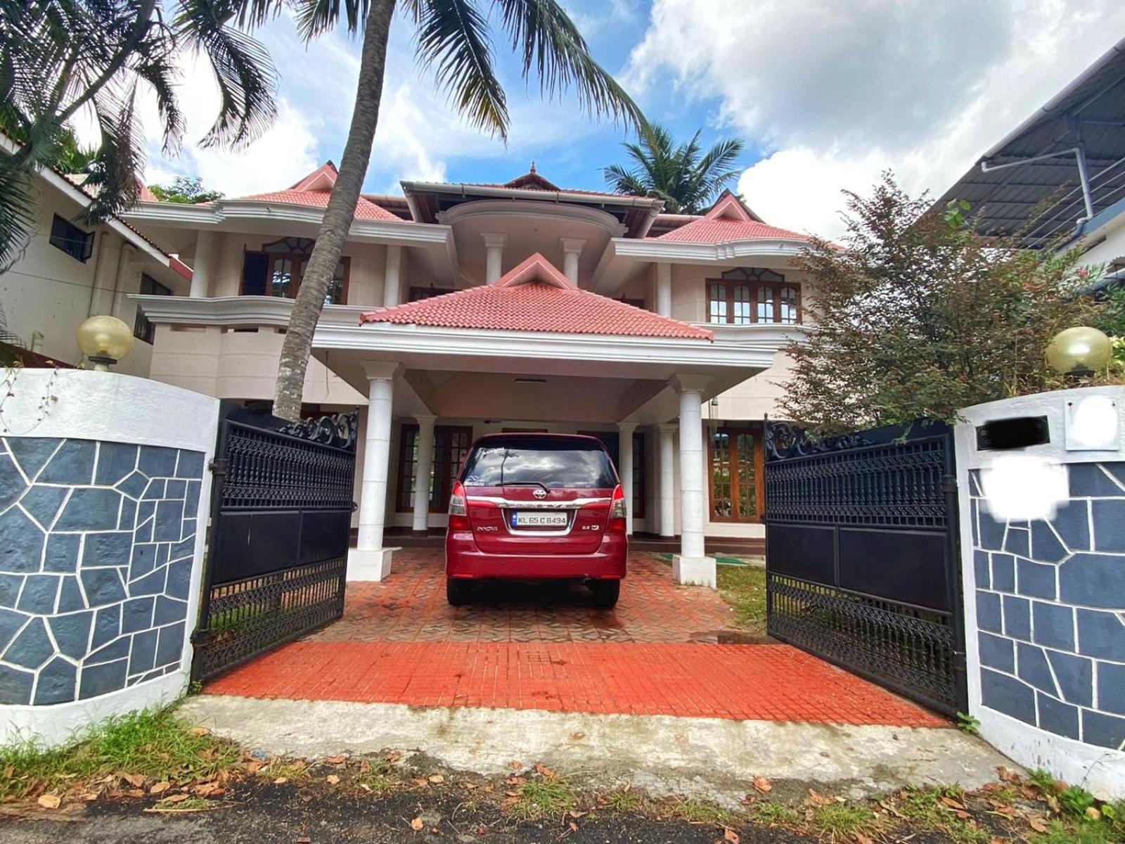 La Casa Trivandrum 4 Bhk Ac Luxury Villa At City Centre, Just 6 Kms To Airport Thiruvananthapuram Exterior photo