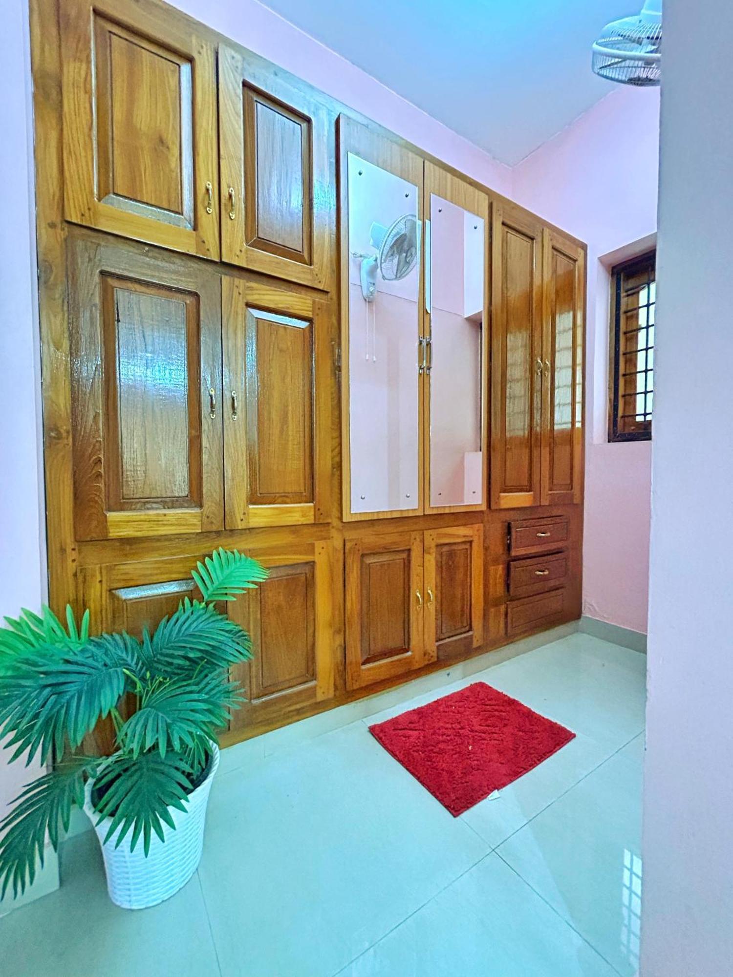 La Casa Trivandrum 4 Bhk Ac Luxury Villa At City Centre, Just 6 Kms To Airport Thiruvananthapuram Exterior photo