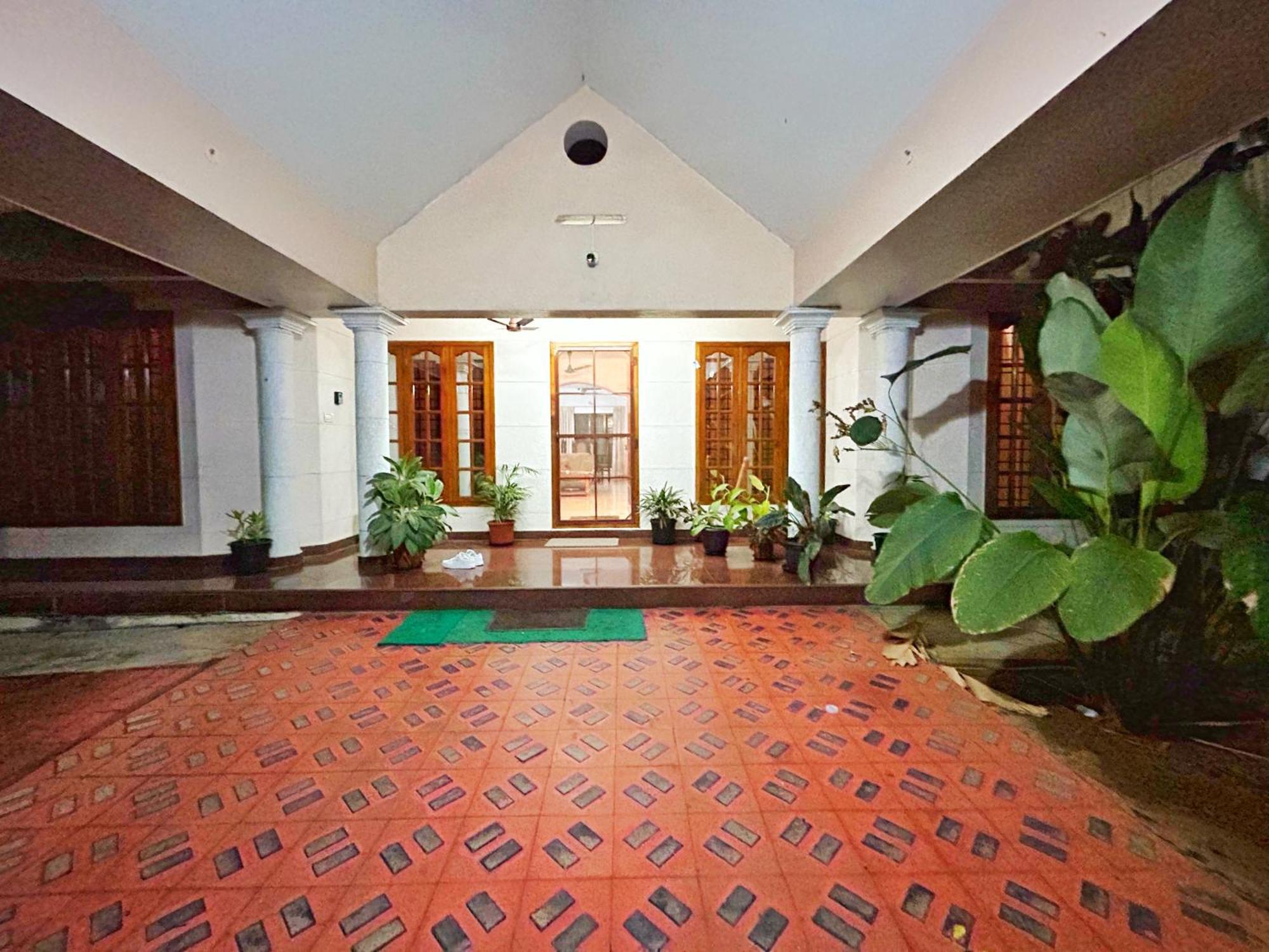 La Casa Trivandrum 4 Bhk Ac Luxury Villa At City Centre, Just 6 Kms To Airport Thiruvananthapuram Exterior photo