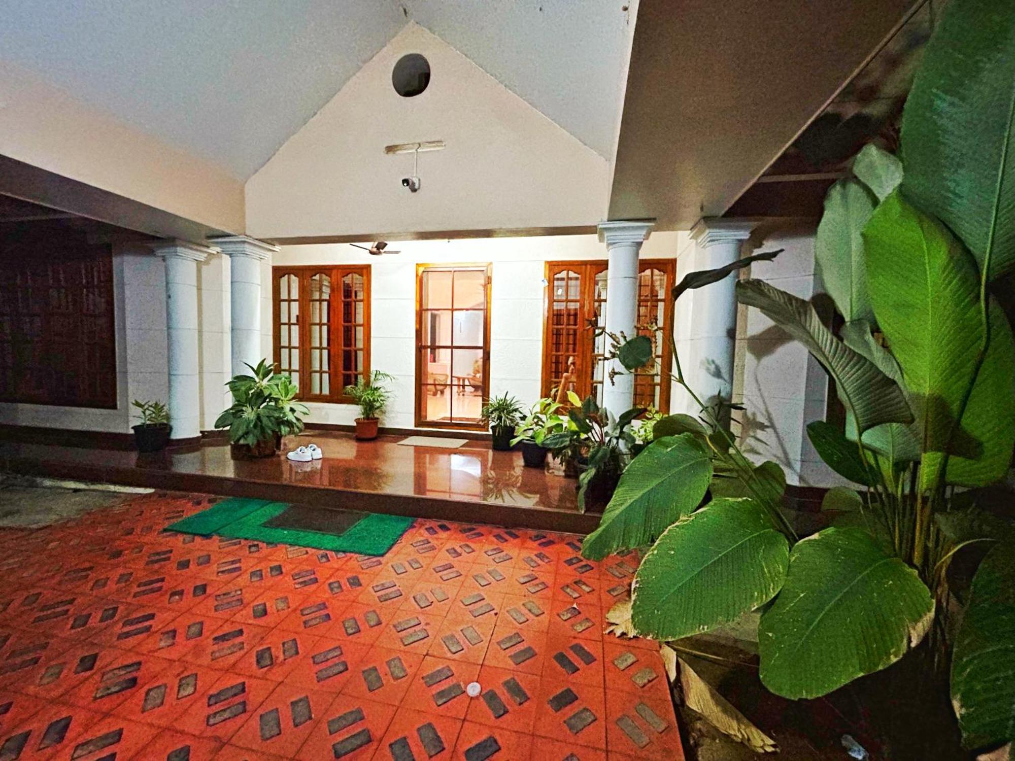 La Casa Trivandrum 4 Bhk Ac Luxury Villa At City Centre, Just 6 Kms To Airport Thiruvananthapuram Exterior photo