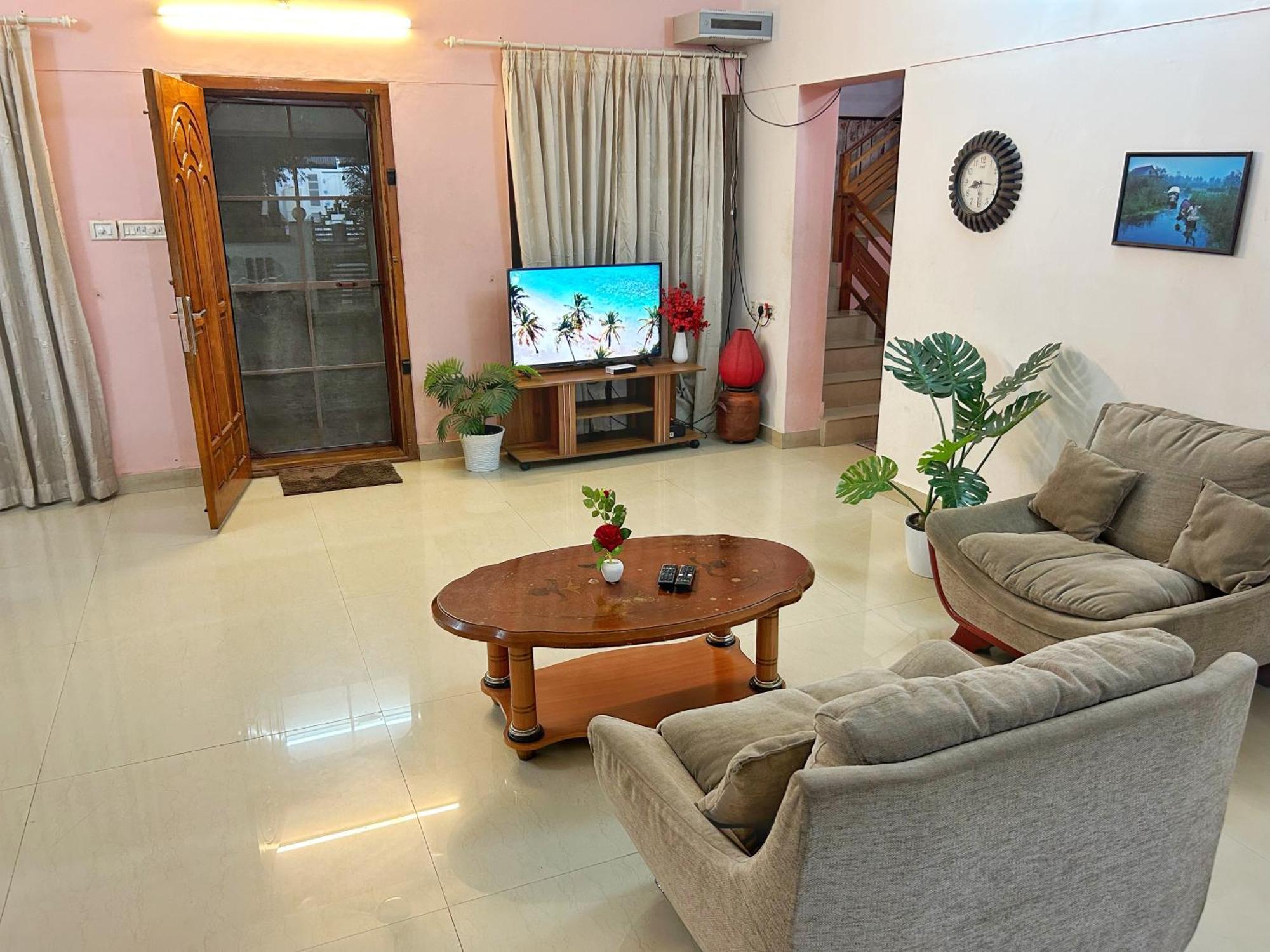 La Casa Trivandrum 4 Bhk Ac Luxury Villa At City Centre, Just 6 Kms To Airport Thiruvananthapuram Exterior photo