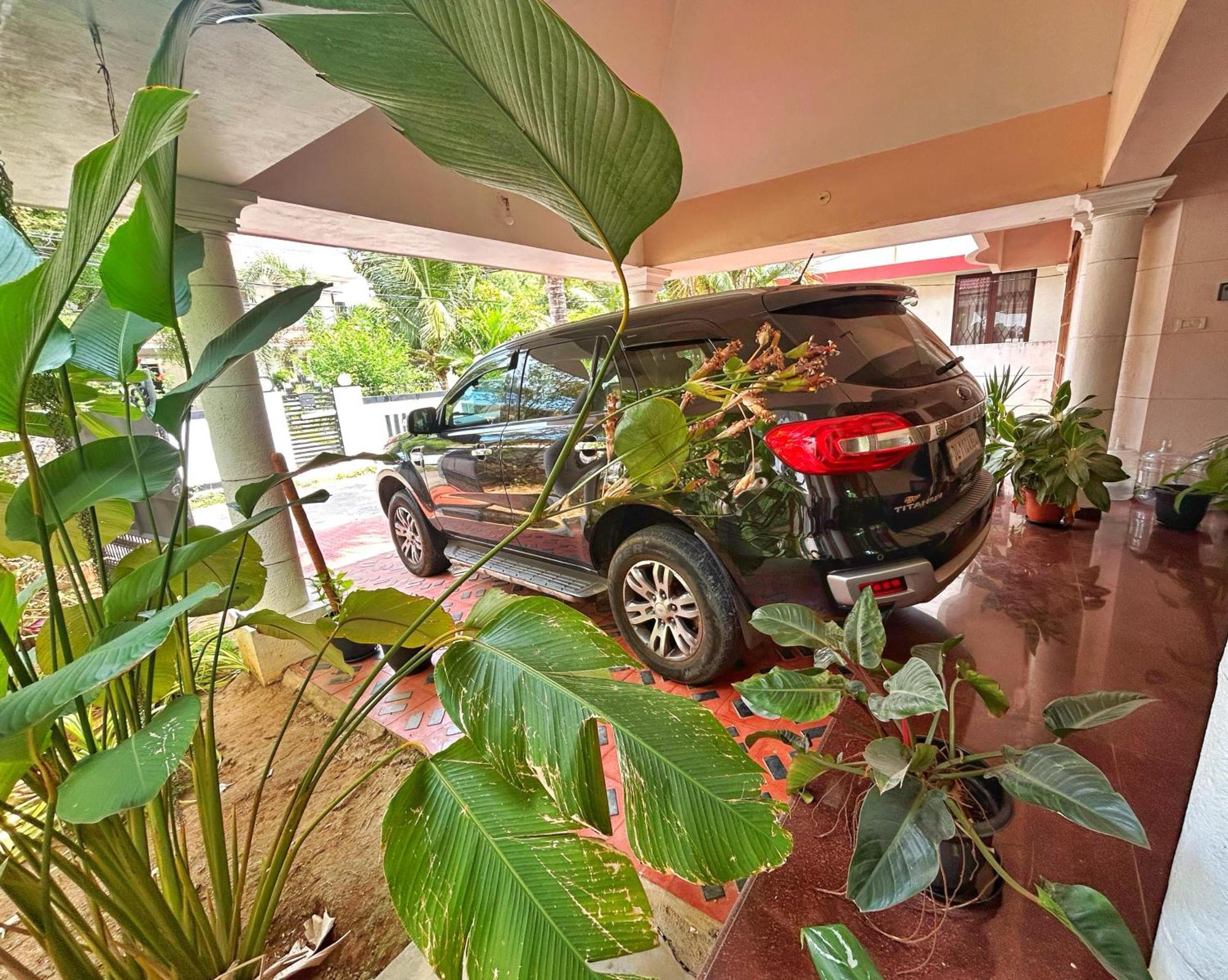 La Casa Trivandrum 4 Bhk Ac Luxury Villa At City Centre, Just 6 Kms To Airport Thiruvananthapuram Exterior photo