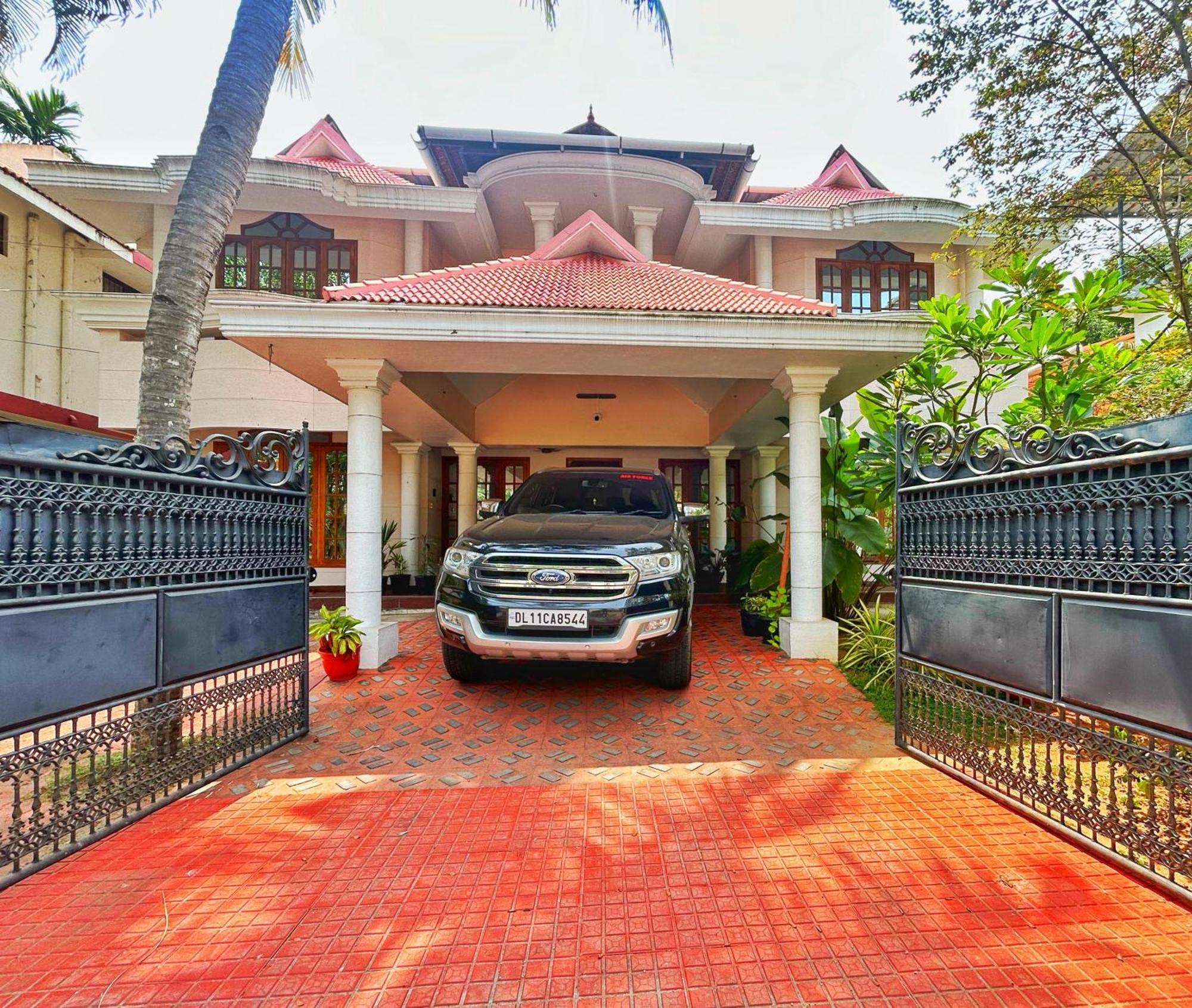 La Casa Trivandrum 4 Bhk Ac Luxury Villa At City Centre, Just 6 Kms To Airport Thiruvananthapuram Exterior photo