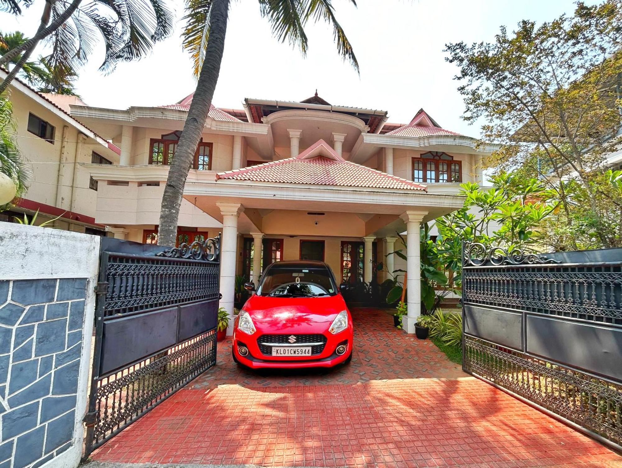 La Casa Trivandrum 4 Bhk Ac Luxury Villa At City Centre, Just 6 Kms To Airport Thiruvananthapuram Exterior photo